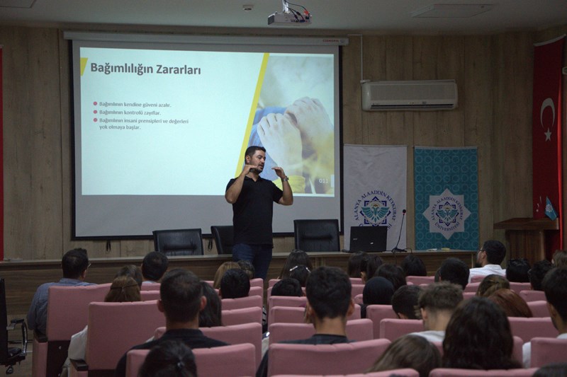 YERLEŞKEMİZDE BAĞIMLILIK İLE MÜCADELE KONFERANSI YAPILDI YERLEŞKEMİZDE BAĞIMLILIK İLE MÜCADELE KONFERANSI YAPILDI