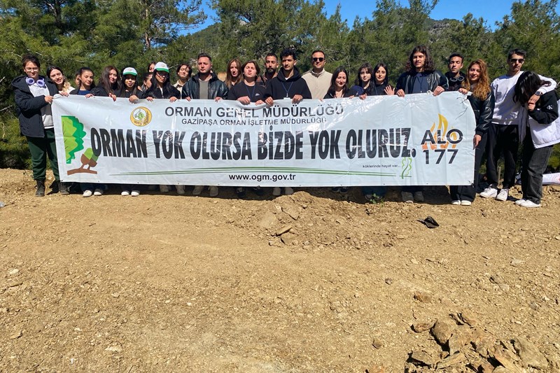 YÜKSEKOKUL DÜNYA ORMANCILIK GÜNÜ VE ORMAN HAFTASI FİDAN DİKİM ETKİNLİĞİNE KATILDI. YÜKSEKOKUL DÜNYA ORMANCILIK GÜNÜ VE ORMAN HAFTASI FİDAN DİKİM ETKİNLİĞİNE KATILDI.