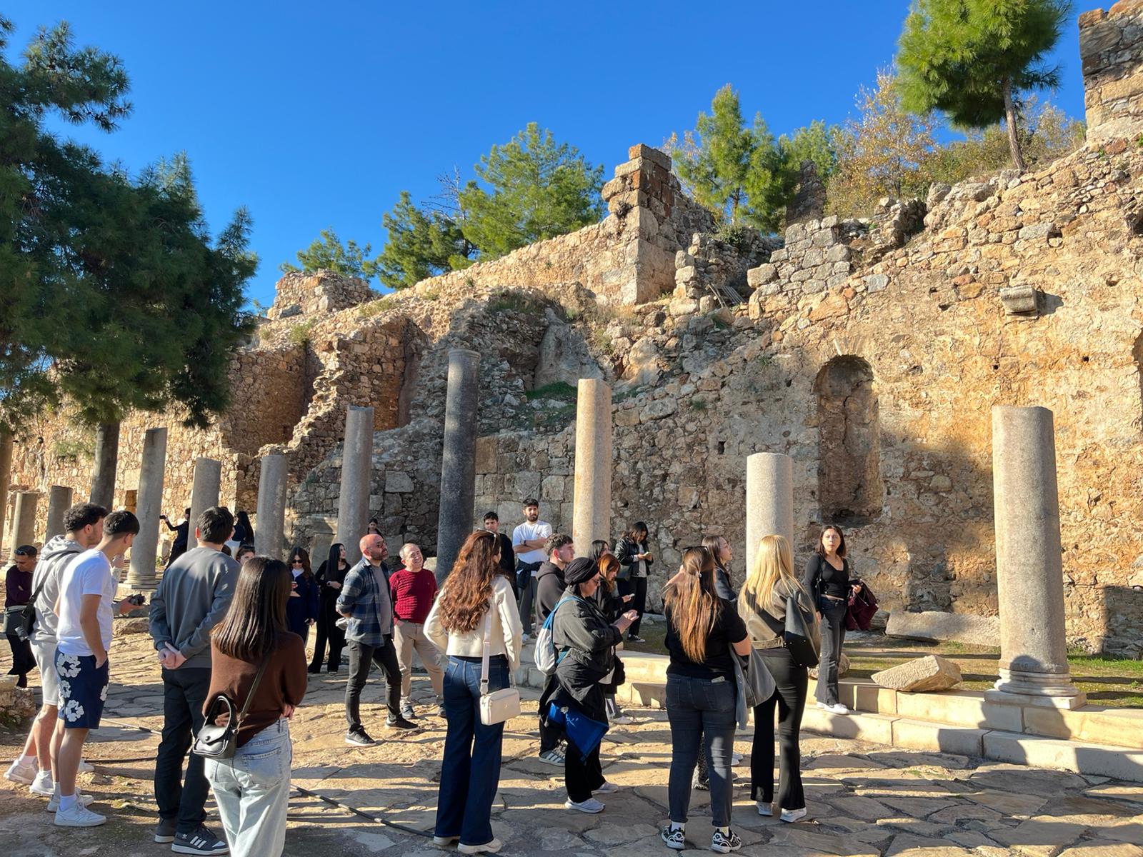 Turizm Öğrencileri Syedra Antik Kenti’nde Yerinde Eğitim Aldı