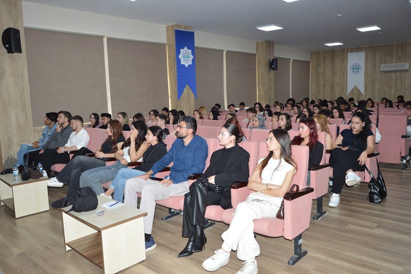Emniyet Dersi Ulaştırma Bölümü Öğrencilerine Sektör Temsilcisi ile İşlendi. Emniyet Dersi Ulaştırma Bölümü Öğrencilerine Sektör Temsilcisi ile İşlendi.
